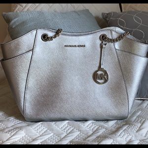 Micheal Kors Purse and wristlet/wallet